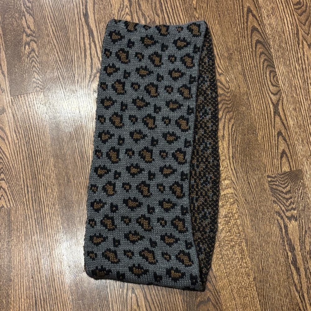 NWOT Eugenia Kim Animal Print Infinity Scarf